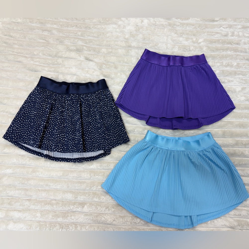 all in motion: Lot of (3) Girls' Pleated Active Skorts, Size XS (4/5)